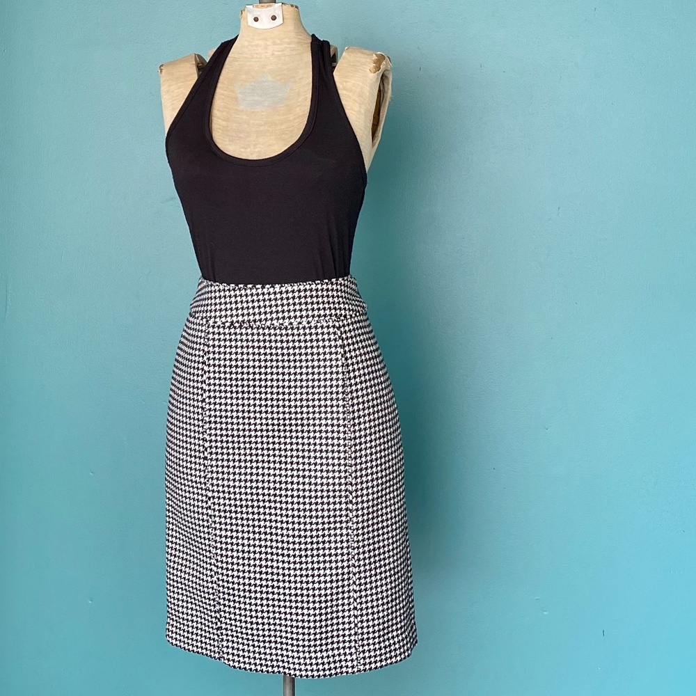 Banana Republic Houndstooth Pencil Skirt -NWT